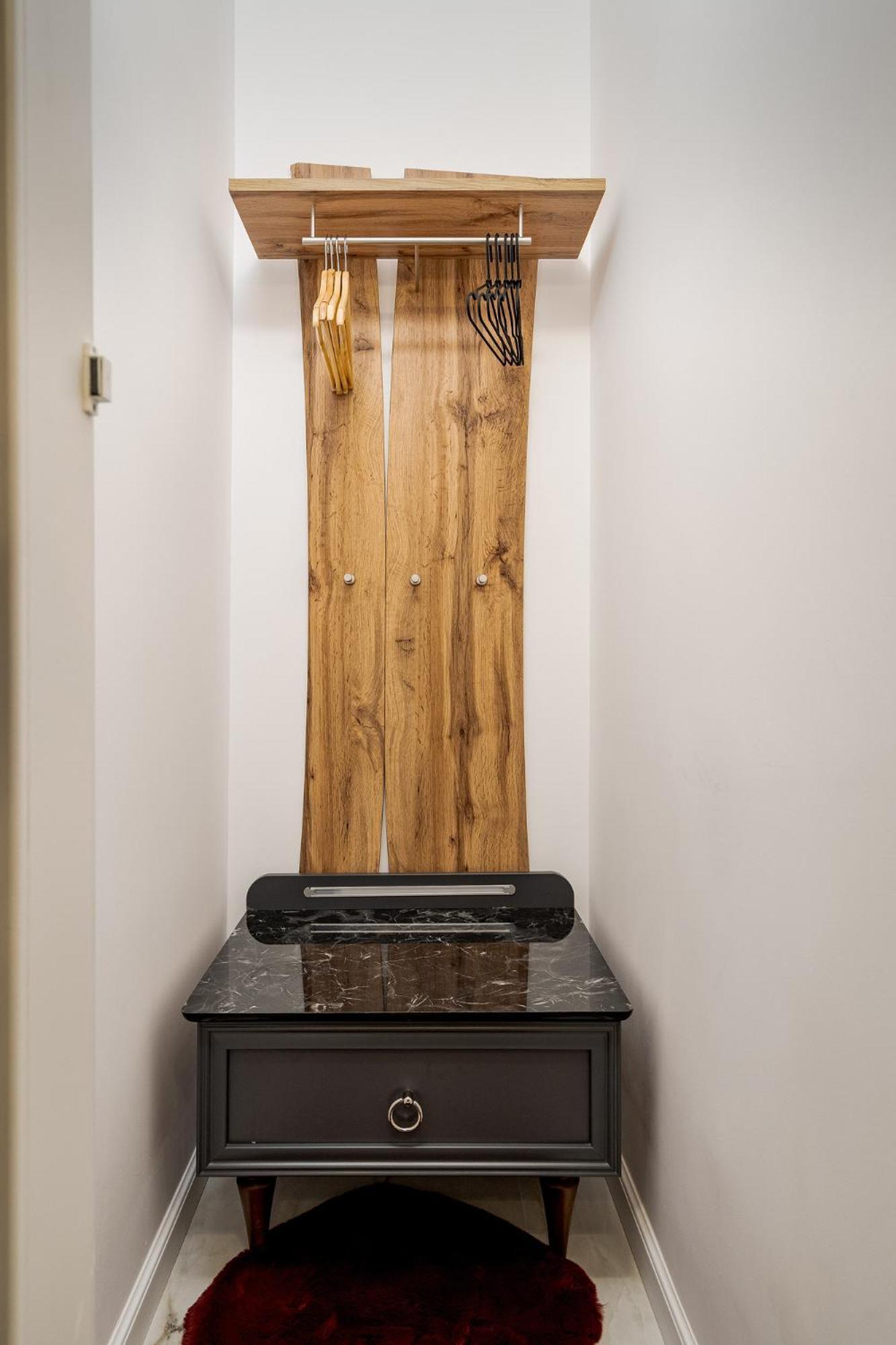 Cooper And Wood Elegance Orizont Galleries Bucarest Exterior foto